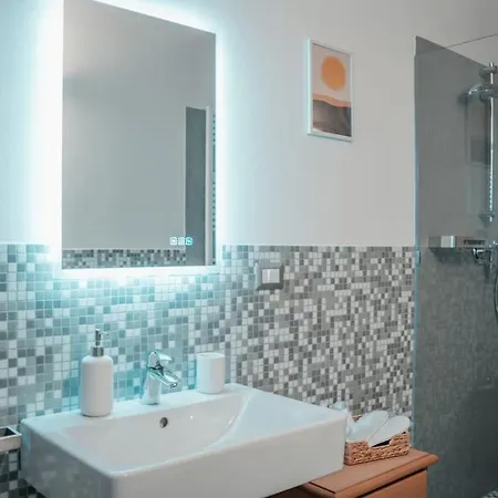 Recinto Nobili 3 - Private Parking Su Richiesta