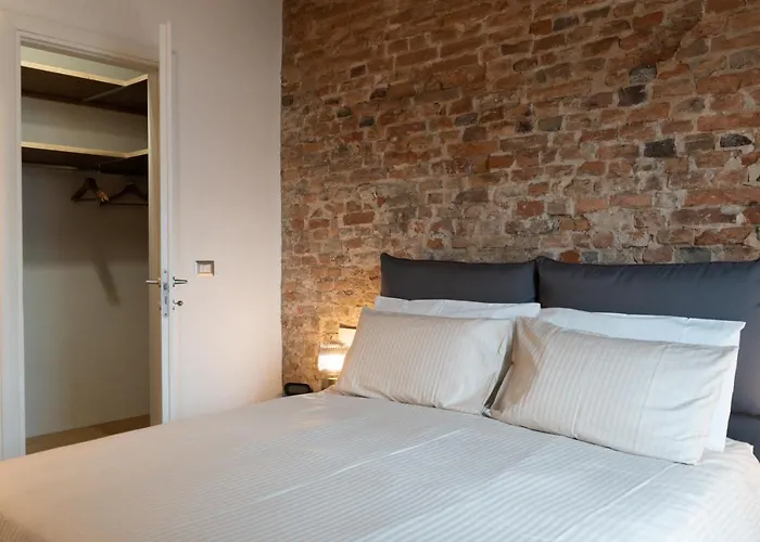 Recinto Nobili 3 - Private Parking Su Richiesta